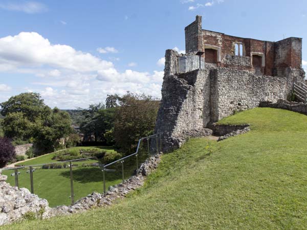 Gatehouse,Farnham Castle